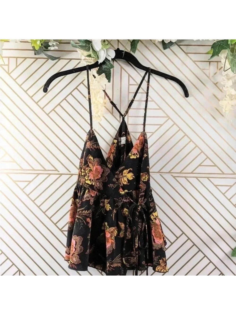 Urban Outfitters Women's Floral Wrap Top Blouse Sleeveless Tank Size Small, NWT